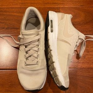 Women’s Nike Air max sneakers